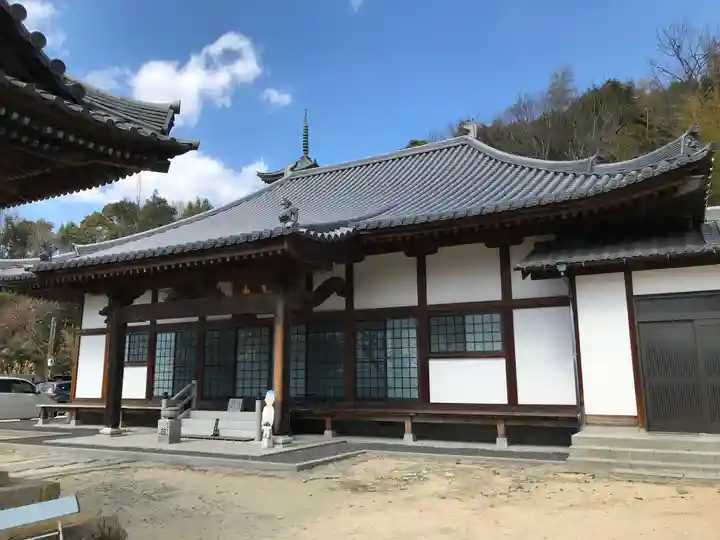 向上寺の本殿・本堂