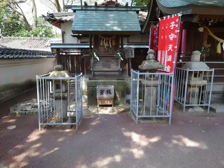 挙母神社の末社・摂社