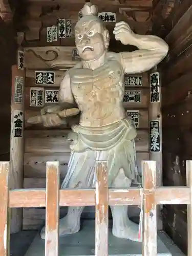 岩本寺の像