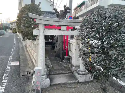 豊川稲荷の鳥居