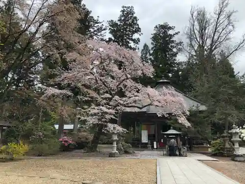 西光寺の本殿