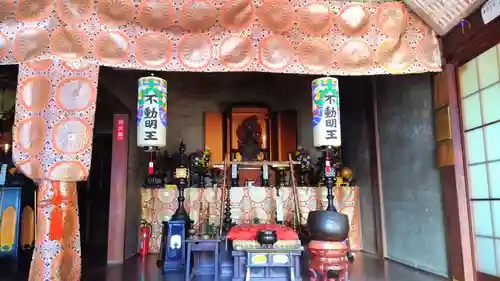 弥勒寺の本殿・本堂