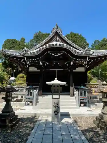 護国之寺の本殿・本堂