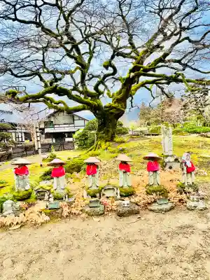 西善寺の{uncategorized: "未分類", other: "その他", undefined: "問題あり", building: "その他建物", grave: "お墓", sacred_gate: "鳥居", guardian: "狛犬", statue: "像", buddha: "仏像", history: "歴史", nature: "自然", garden: "庭園", animal: "動物", pagoda: "塔", temizu: "手水舎", mountain_gate: "山門・神門", sanctuary: "本殿・本堂", subordinate: "末社・摂社", art: "芸術", scenery: "景色", jizo: "地蔵", ema: "絵馬", goshuin: "御朱印", omikuji: "おみくじ", items: "授与品その他", amulet: "お守り", goshuincho: "御朱印帳", eats: "食事", festival: "お祭り", votive_dance: "神楽", shichigosan: "七五三参", wedding: "結婚式", experience: "体験その他", initially: "初詣", around: "周辺", anti_infection: "感染症対策"}