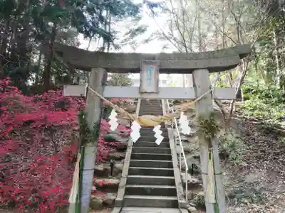滑川神社 - 仕事と子どもの守り神の鳥居