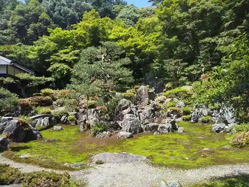 吸湖山　青岸寺の庭園