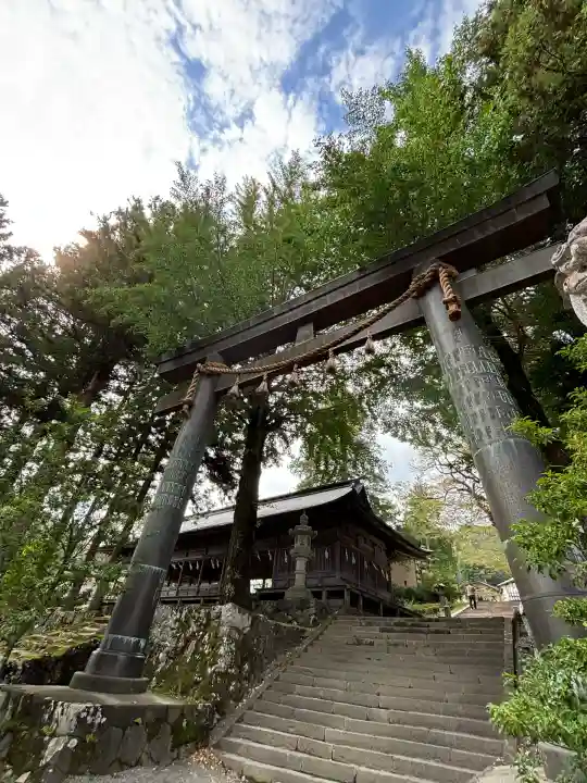 諏訪大社上社前宮(長野県)