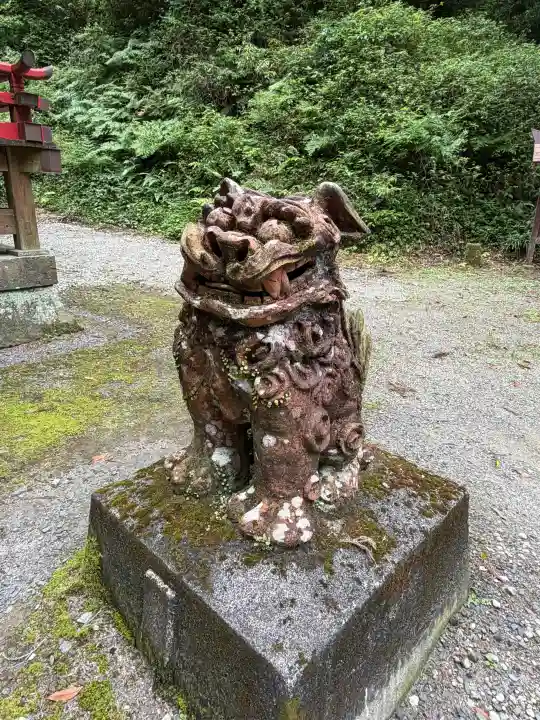 住吉神社の{uncategorized: "未分類", other: "その他", undefined: "問題あり", building: "その他建物", grave: "お墓", sacred_gate: "鳥居", guardian: "狛犬", statue: "像", buddha: "仏像", history: "歴史", nature: "自然", garden: "庭園", animal: "動物", pagoda: "塔", temizu: "手水舎", mountain_gate: "山門・神門", sanctuary: "本殿・本堂", subordinate: "末社・摂社", art: "芸術", scenery: "景色", jizo: "地蔵", ema: "絵馬", goshuin: "御朱印", omikuji: "おみくじ", items: "授与品その他", amulet: "お守り", goshuincho: "御朱印帳", eats: "食事", festival: "お祭り", votive_dance: "神楽", shichigosan: "七五三参", wedding: "結婚式", experience: "体験その他", initially: "初詣", around: "周辺", anti_infection: "感染症対策"}