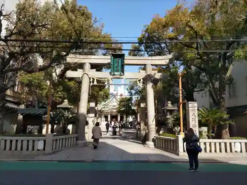 難波八阪神社の鳥居