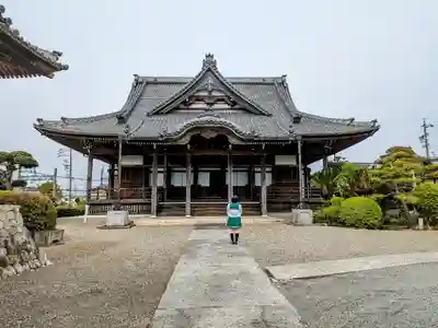 教願寺の本殿・本堂
