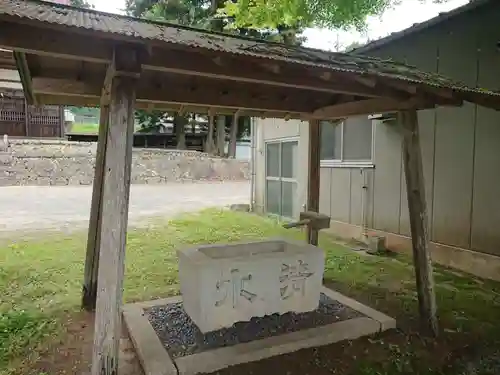 神明神社の手水舎