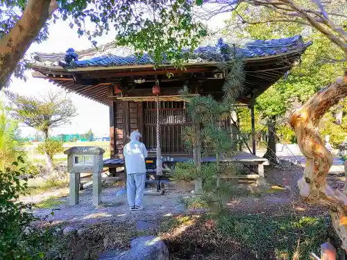 鳴海杻神社の末社