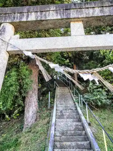 諏訪神社の鳥居