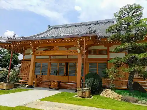 東宝寺の本殿・本堂