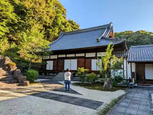 感応寺の本殿・本堂