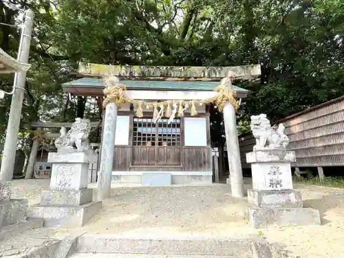 八雲神社の末社