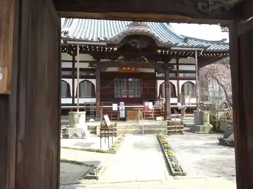 厳定院の本殿・本堂
