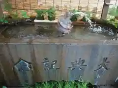 小野照崎神社の手水