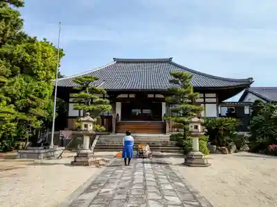 隣松寺の本殿・本堂