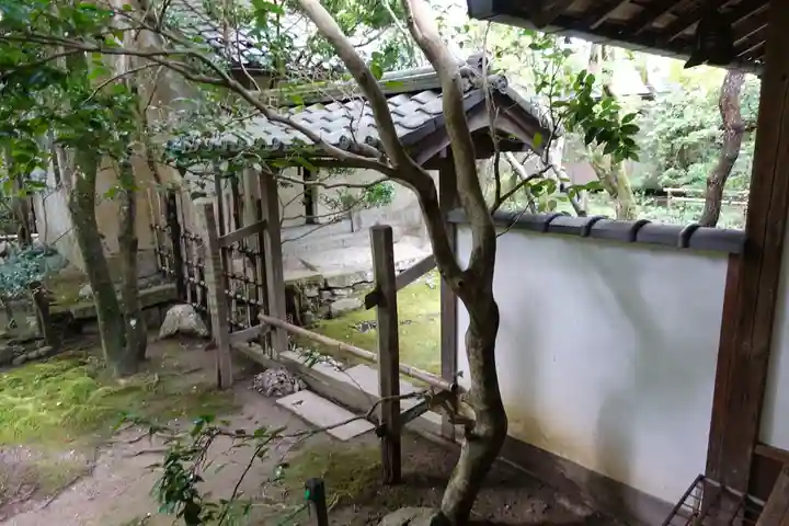 蓮華寺(洛北蓮華寺)の山門・神門