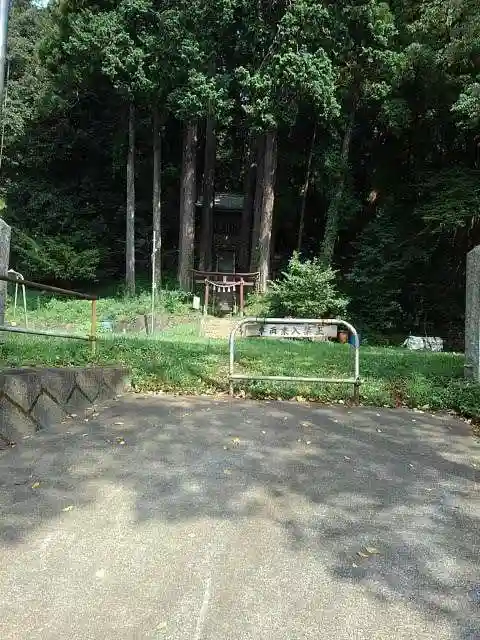 高尾神社の庭園