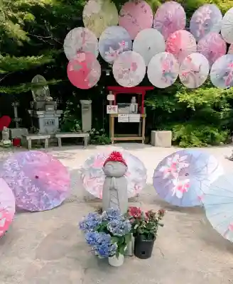 三井寺（平等寺）の{uncategorized: "未分類", other: "その他", undefined: "問題あり", building: "その他建物", grave: "お墓", sacred_gate: "鳥居", guardian: "狛犬", statue: "像", buddha: "仏像", history: "歴史", nature: "自然", garden: "庭園", animal: "動物", pagoda: "塔", temizu: "手水舎", mountain_gate: "山門・神門", sanctuary: "本殿・本堂", subordinate: "末社・摂社", art: "芸術", scenery: "景色", jizo: "地蔵", ema: "絵馬", goshuin: "御朱印", omikuji: "おみくじ", items: "授与品その他", amulet: "お守り", goshuincho: "御朱印帳", eats: "食事", festival: "お祭り", votive_dance: "神楽", shichigosan: "七五三参", wedding: "結婚式", experience: "体験その他", initially: "初詣", around: "周辺", anti_infection: "感染症対策"}