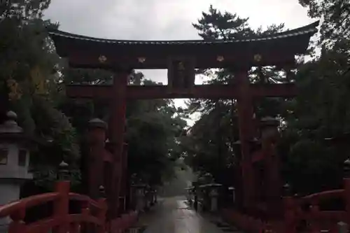 氣比神宮の鳥居