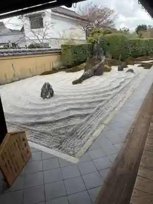 瑞峯院の{uncategorized: "未分類", other: "その他", undefined: "問題あり", building: "その他建物", grave: "お墓", sacred_gate: "鳥居", guardian: "狛犬", statue: "像", buddha: "仏像", history: "歴史", nature: "自然", garden: "庭園", animal: "動物", pagoda: "塔", temizu: "手水舎", mountain_gate: "山門・神門", sanctuary: "本殿・本堂", subordinate: "末社・摂社", art: "芸術", scenery: "景色", jizo: "地蔵", ema: "絵馬", goshuin: "御朱印", omikuji: "おみくじ", items: "授与品その他", amulet: "お守り", goshuincho: "御朱印帳", eats: "食事", festival: "お祭り", votive_dance: "神楽", shichigosan: "七五三参", wedding: "結婚式", experience: "体験その他", initially: "初詣", around: "周辺", anti_infection: "感染症対策"}