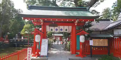 生島足島神社の山門