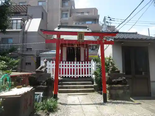 仲町稲荷神社の鳥居