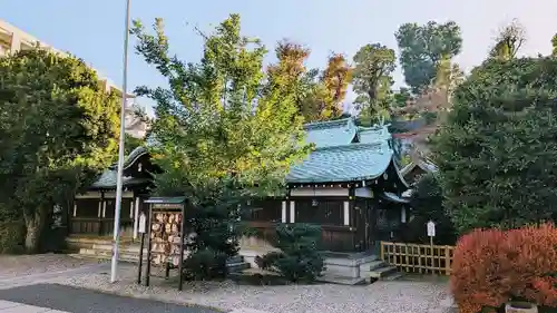 白金氷川神社の本殿