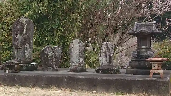 観音堂(粟倉)の仏像