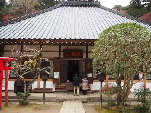 香積寺の本殿・本堂
