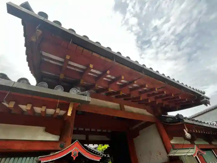 氷室神社の{uncategorized: "未分類", other: "その他", undefined: "問題あり", building: "その他建物", grave: "お墓", sacred_gate: "鳥居", guardian: "狛犬", statue: "像", buddha: "仏像", history: "歴史", nature: "自然", garden: "庭園", animal: "動物", pagoda: "塔", temizu: "手水舎", mountain_gate: "山門・神門", sanctuary: "本殿・本堂", subordinate: "末社・摂社", art: "芸術", scenery: "景色", jizo: "地蔵", ema: "絵馬", goshuin: "御朱印", omikuji: "おみくじ", items: "授与品その他", amulet: "お守り", goshuincho: "御朱印帳", eats: "食事", festival: "お祭り", votive_dance: "神楽", shichigosan: "七五三参", wedding: "結婚式", experience: "体験その他", initially: "初詣", around: "周辺", anti_infection: "感染症対策"}