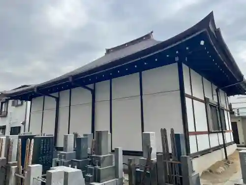 龍光寺の{uncategorized: "未分類", other: "その他", undefined: "問題あり", building: "その他建物", grave: "お墓", sacred_gate: "鳥居", guardian: "狛犬", statue: "像", buddha: "仏像", history: "歴史", nature: "自然", garden: "庭園", animal: "動物", pagoda: "塔", temizu: "手水舎", mountain_gate: "山門・神門", sanctuary: "本殿・本堂", subordinate: "末社・摂社", art: "芸術", scenery: "景色", jizo: "地蔵", ema: "絵馬", goshuin: "御朱印", omikuji: "おみくじ", items: "授与品その他", amulet: "お守り", goshuincho: "御朱印帳", eats: "食事", festival: "お祭り", votive_dance: "神楽", shichigosan: "七五三参", wedding: "結婚式", experience: "体験その他", initially: "初詣", around: "周辺", anti_infection: "感染症対策"}