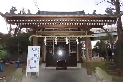 三囲神社の本殿・本堂