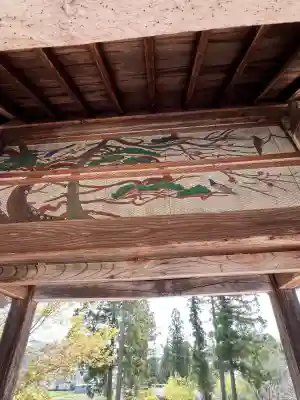 鶏足寺の{uncategorized: "未分類", other: "その他", undefined: "問題あり", building: "その他建物", grave: "お墓", sacred_gate: "鳥居", guardian: "狛犬", statue: "像", buddha: "仏像", history: "歴史", nature: "自然", garden: "庭園", animal: "動物", pagoda: "塔", temizu: "手水舎", mountain_gate: "山門・神門", sanctuary: "本殿・本堂", subordinate: "末社・摂社", art: "芸術", scenery: "景色", jizo: "地蔵", ema: "絵馬", goshuin: "御朱印", omikuji: "おみくじ", items: "授与品その他", amulet: "お守り", goshuincho: "御朱印帳", eats: "食事", festival: "お祭り", votive_dance: "神楽", shichigosan: "七五三参", wedding: "結婚式", experience: "体験その他", initially: "初詣", around: "周辺", anti_infection: "感染症対策"}