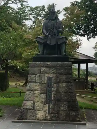 上杉神社の像