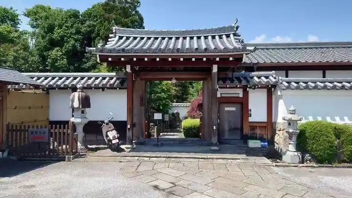 霊雲院の山門・神門