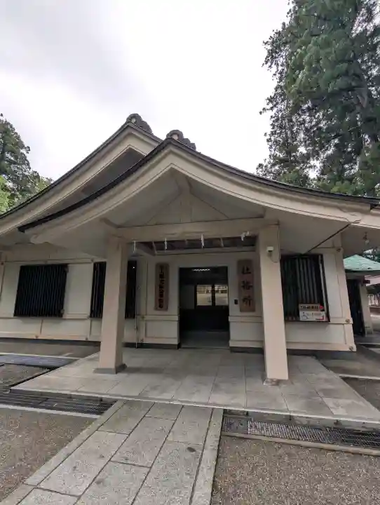 白山比咩神社の{uncategorized: "未分類", other: "その他", undefined: "問題あり", building: "その他建物", grave: "お墓", sacred_gate: "鳥居", guardian: "狛犬", statue: "像", buddha: "仏像", history: "歴史", nature: "自然", garden: "庭園", animal: "動物", pagoda: "塔", temizu: "手水舎", mountain_gate: "山門・神門", sanctuary: "本殿・本堂", subordinate: "末社・摂社", art: "芸術", scenery: "景色", jizo: "地蔵", ema: "絵馬", goshuin: "御朱印", omikuji: "おみくじ", items: "授与品その他", amulet: "お守り", goshuincho: "御朱印帳", eats: "食事", festival: "お祭り", votive_dance: "神楽", shichigosan: "七五三参", wedding: "結婚式", experience: "体験その他", initially: "初詣", around: "周辺", anti_infection: "感染症対策"}