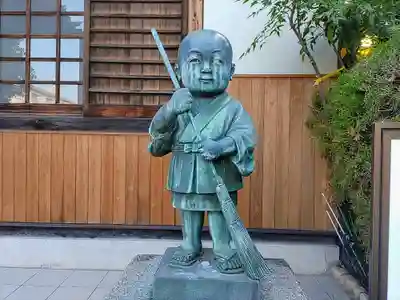 大泉寺の像