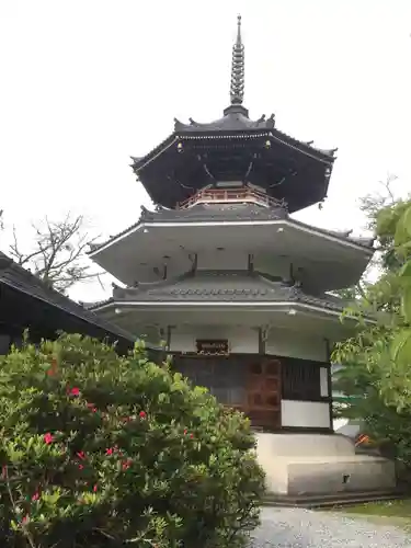 金峯山寺の塔