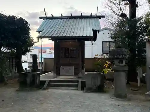 松原神社の{uncategorized: "未分類", other: "その他", undefined: "問題あり", building: "その他建物", grave: "お墓", sacred_gate: "鳥居", guardian: "狛犬", statue: "像", buddha: "仏像", history: "歴史", nature: "自然", garden: "庭園", animal: "動物", pagoda: "塔", temizu: "手水舎", mountain_gate: "山門・神門", sanctuary: "本殿・本堂", subordinate: "末社・摂社", art: "芸術", scenery: "景色", jizo: "地蔵", ema: "絵馬", goshuin: "御朱印", omikuji: "おみくじ", items: "授与品その他", amulet: "お守り", goshuincho: "御朱印帳", eats: "食事", festival: "お祭り", votive_dance: "神楽", shichigosan: "七五三参", wedding: "結婚式", experience: "体験その他", initially: "初詣", around: "周辺", anti_infection: "感染症対策"}