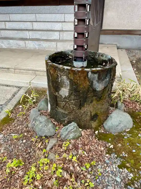 本寿寺の{uncategorized: "未分類", other: "その他", undefined: "問題あり", building: "その他建物", grave: "お墓", sacred_gate: "鳥居", guardian: "狛犬", statue: "像", buddha: "仏像", history: "歴史", nature: "自然", garden: "庭園", animal: "動物", pagoda: "塔", temizu: "手水舎", mountain_gate: "山門・神門", sanctuary: "本殿・本堂", subordinate: "末社・摂社", art: "芸術", scenery: "景色", jizo: "地蔵", ema: "絵馬", goshuin: "御朱印", omikuji: "おみくじ", items: "授与品その他", amulet: "お守り", goshuincho: "御朱印帳", eats: "食事", festival: "お祭り", votive_dance: "神楽", shichigosan: "七五三参", wedding: "結婚式", experience: "体験その他", initially: "初詣", around: "周辺", anti_infection: "感染症対策"}