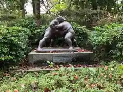 高岡市護国神社の像