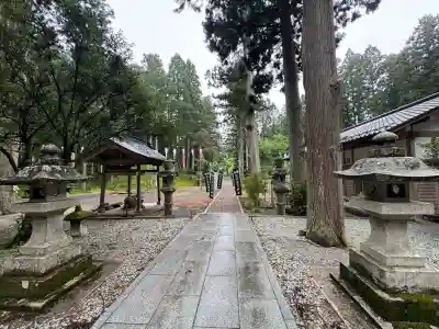 熱日高彦神社の{uncategorized: "未分類", other: "その他", undefined: "問題あり", building: "その他建物", grave: "お墓", sacred_gate: "鳥居", guardian: "狛犬", statue: "像", buddha: "仏像", history: "歴史", nature: "自然", garden: "庭園", animal: "動物", pagoda: "塔", temizu: "手水舎", mountain_gate: "山門・神門", sanctuary: "本殿・本堂", subordinate: "末社・摂社", art: "芸術", scenery: "景色", jizo: "地蔵", ema: "絵馬", goshuin: "御朱印", omikuji: "おみくじ", items: "授与品その他", amulet: "お守り", goshuincho: "御朱印帳", eats: "食事", festival: "お祭り", votive_dance: "神楽", shichigosan: "七五三参", wedding: "結婚式", experience: "体験その他", initially: "初詣", around: "周辺", anti_infection: "感染症対策"}