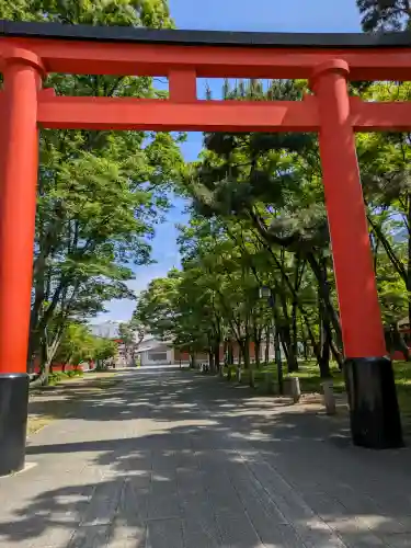 伏見稲荷大社御旅所の{uncategorized: "未分類", other: "その他", undefined: "問題あり", building: "その他建物", grave: "お墓", sacred_gate: "鳥居", guardian: "狛犬", statue: "像", buddha: "仏像", history: "歴史", nature: "自然", garden: "庭園", animal: "動物", pagoda: "塔", temizu: "手水舎", mountain_gate: "山門・神門", sanctuary: "本殿・本堂", subordinate: "末社・摂社", art: "芸術", scenery: "景色", jizo: "地蔵", ema: "絵馬", goshuin: "御朱印", omikuji: "おみくじ", items: "授与品その他", amulet: "お守り", goshuincho: "御朱印帳", eats: "食事", festival: "お祭り", votive_dance: "神楽", shichigosan: "七五三参", wedding: "結婚式", experience: "体験その他", initially: "初詣", around: "周辺", anti_infection: "感染症対策"}