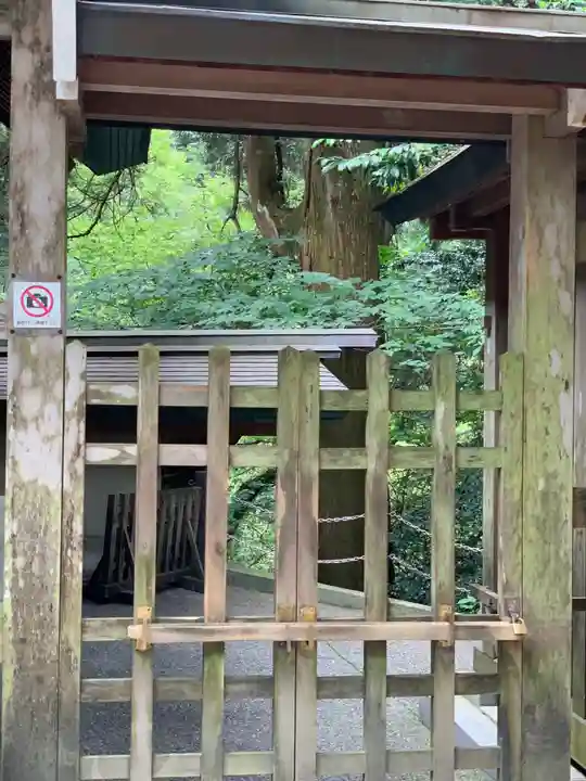 天岩戸神社の山門・神門