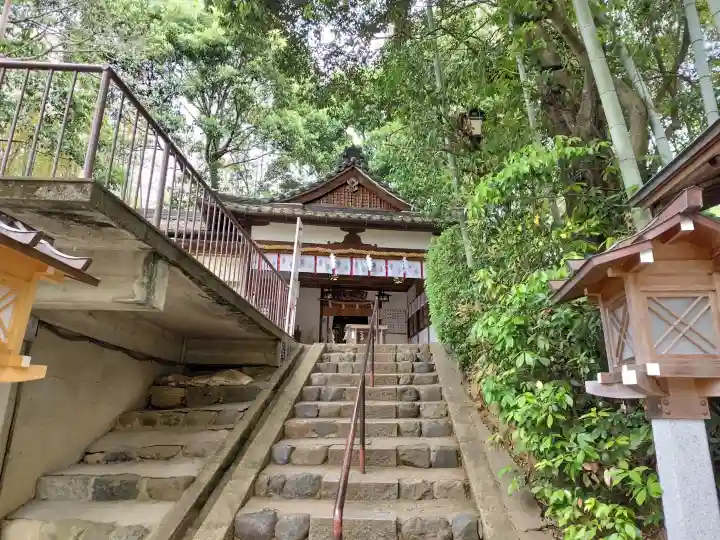 久延彦神社の{uncategorized: "未分類", other: "その他", undefined: "問題あり", building: "その他建物", grave: "お墓", sacred_gate: "鳥居", guardian: "狛犬", statue: "像", buddha: "仏像", history: "歴史", nature: "自然", garden: "庭園", animal: "動物", pagoda: "塔", temizu: "手水舎", mountain_gate: "山門・神門", sanctuary: "本殿・本堂", subordinate: "末社・摂社", art: "芸術", scenery: "景色", jizo: "地蔵", ema: "絵馬", goshuin: "御朱印", omikuji: "おみくじ", items: "授与品その他", amulet: "お守り", goshuincho: "御朱印帳", eats: "食事", festival: "お祭り", votive_dance: "神楽", shichigosan: "七五三参", wedding: "結婚式", experience: "体験その他", initially: "初詣", around: "周辺", anti_infection: "感染症対策"}