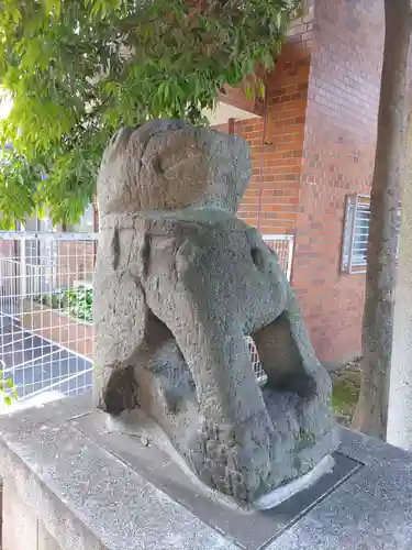 穏田神社の狛犬